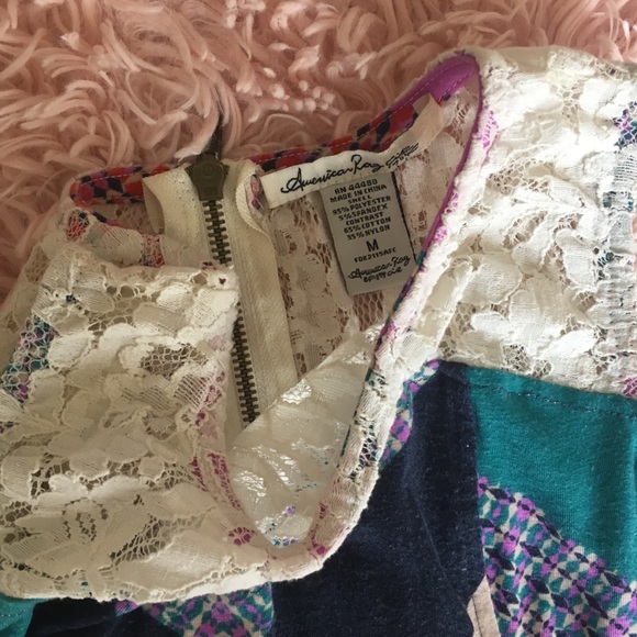 AMERICAN RAG PATCHWORK PRINT DRESS W/ LACE NECK & BACK · SIZE M - Picture 5 of 6